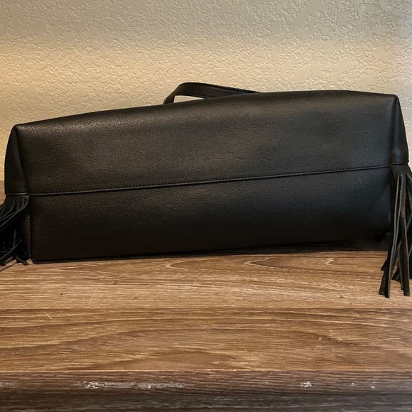 Saint Laurent Leather Fringe Tote Bag - Picture 7 of 10